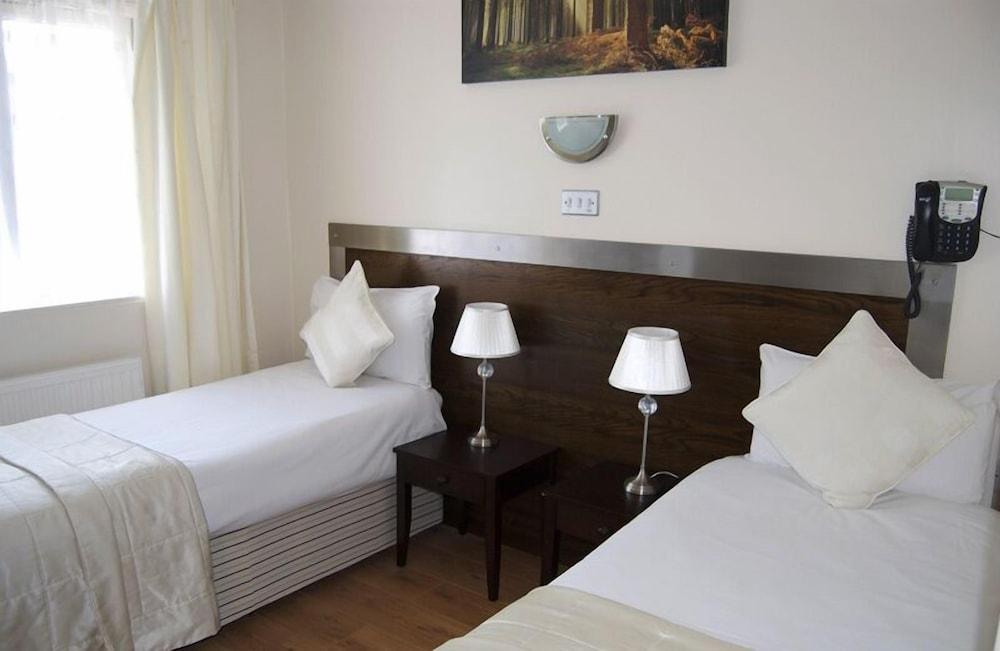Villaggio Hotel & Restaurant - Room