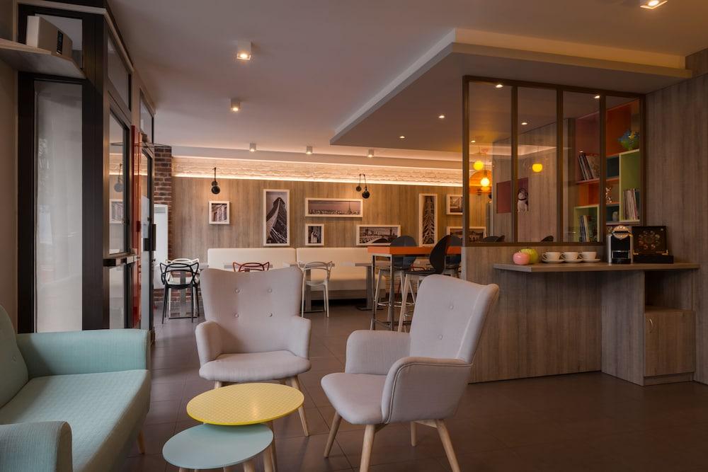 Reims Hotel - Lobby Lounge