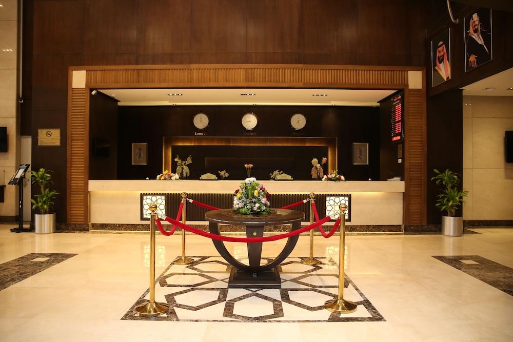 Arak Ajyad Hotel - Interior Entrance