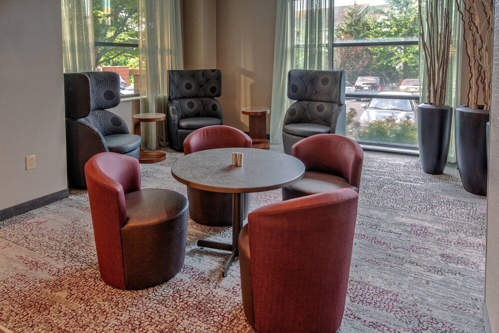 Courtyard by Marriott Dulles Airport Herndon - Lobby Lounge