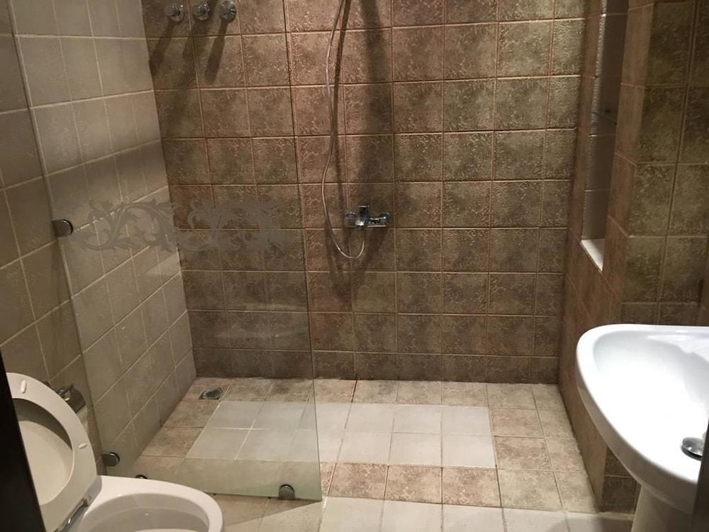 جوينا كاسل الرياض - Bathroom