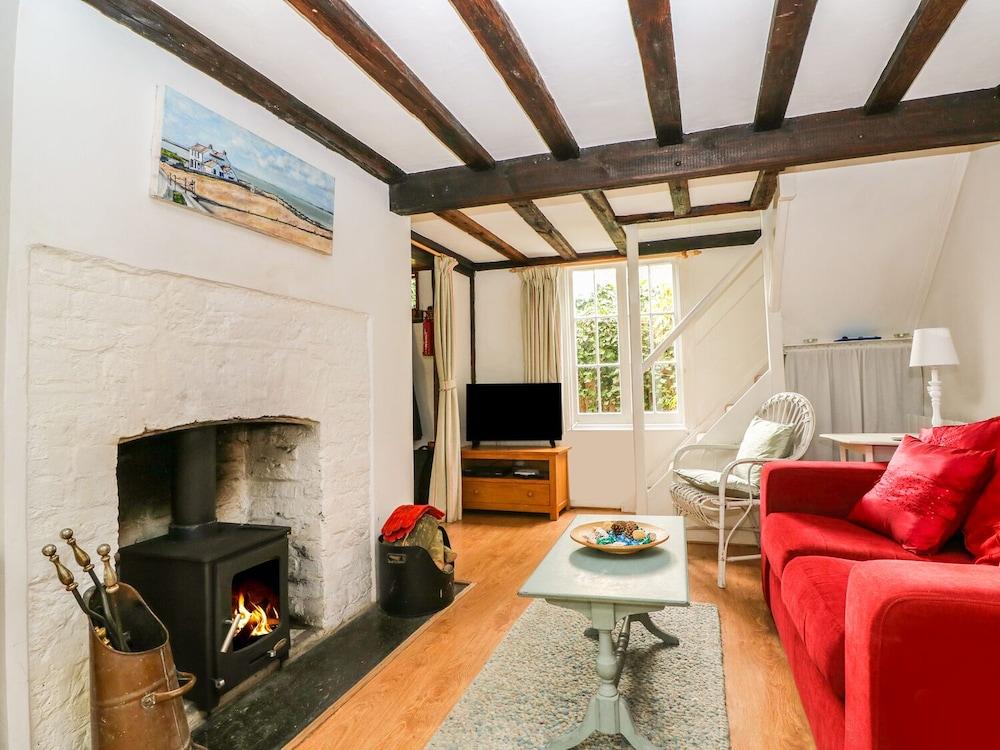 Swanfield Cottage - Interior