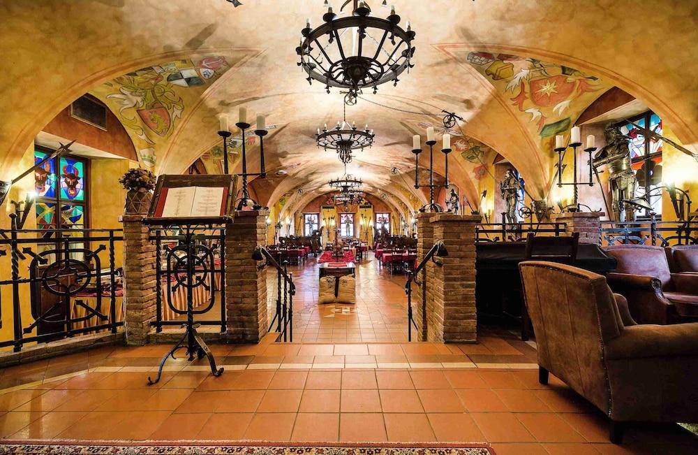 Pytloun Old Armoury Hotel Prague - Lobby