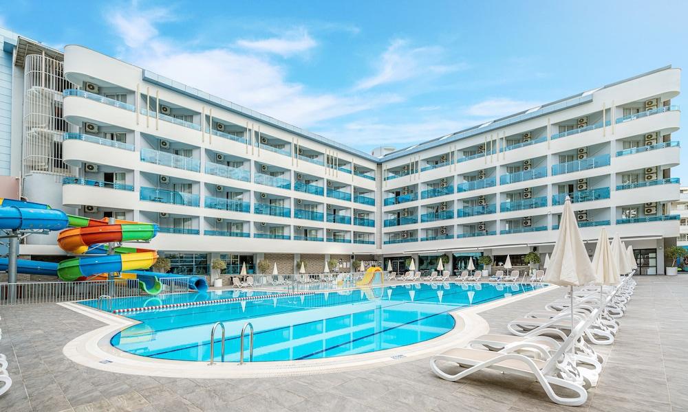 Avena Resort & Spa Hotel - Featured Image