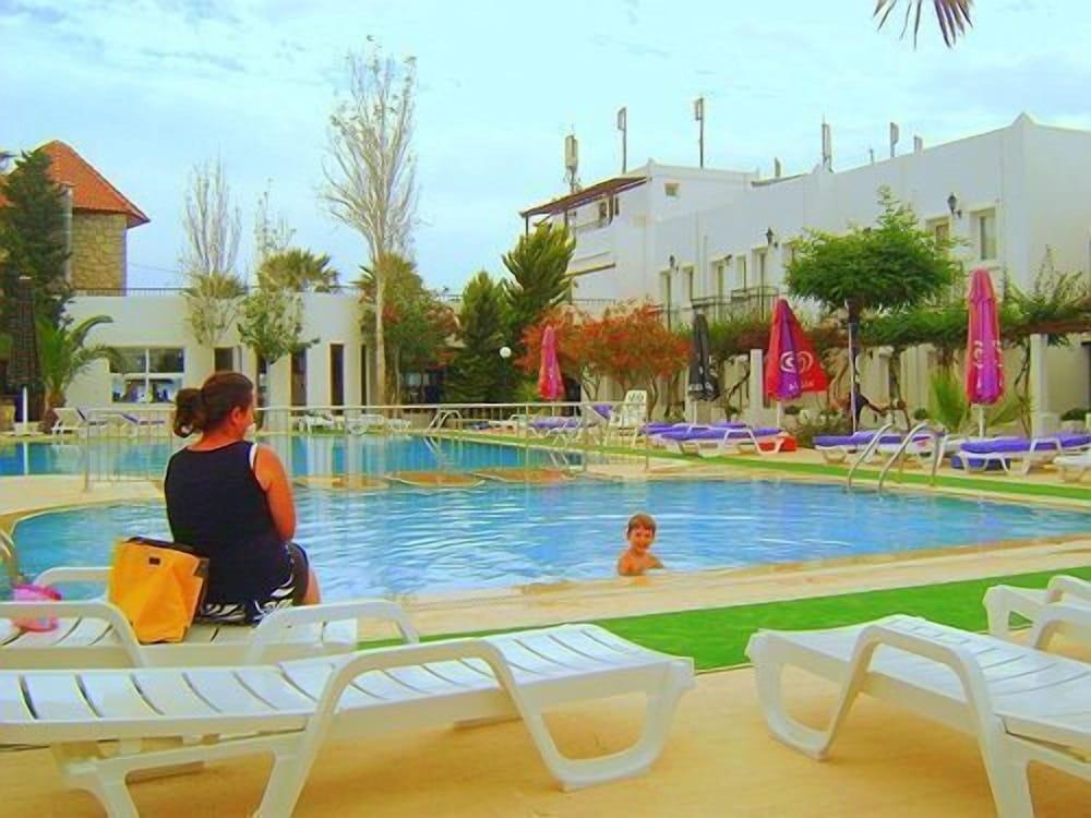 Hotel Baba - Outdoor Pool