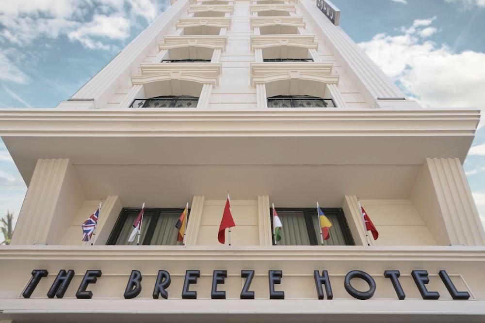 The Breeze Hotel - Exterior