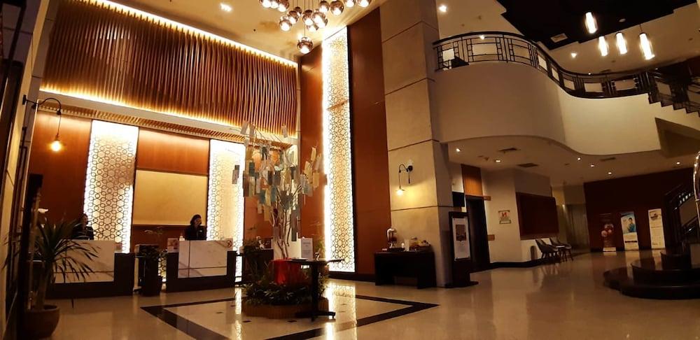 Swiss-Belhotel Borneo Samarinda - Reception