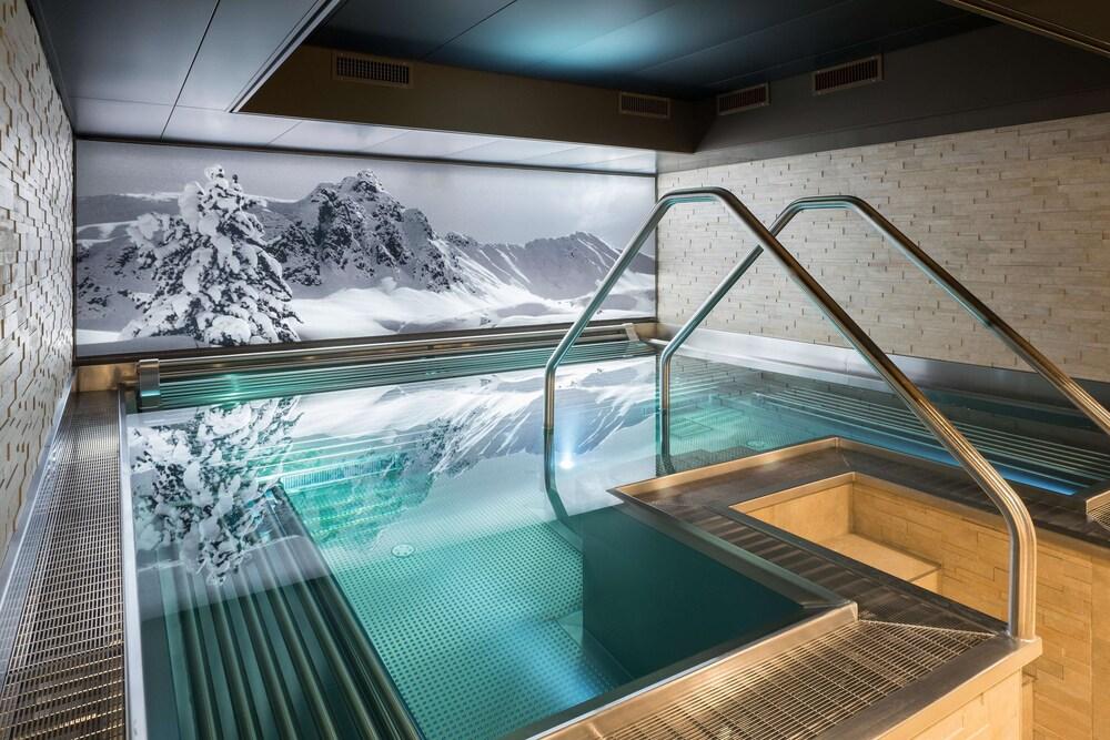 Precise Tale Seehof Davos - Indoor Pool