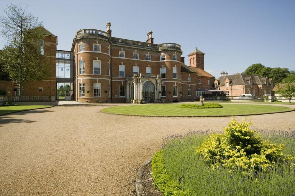Oakley Hall Hotel - Featured Image