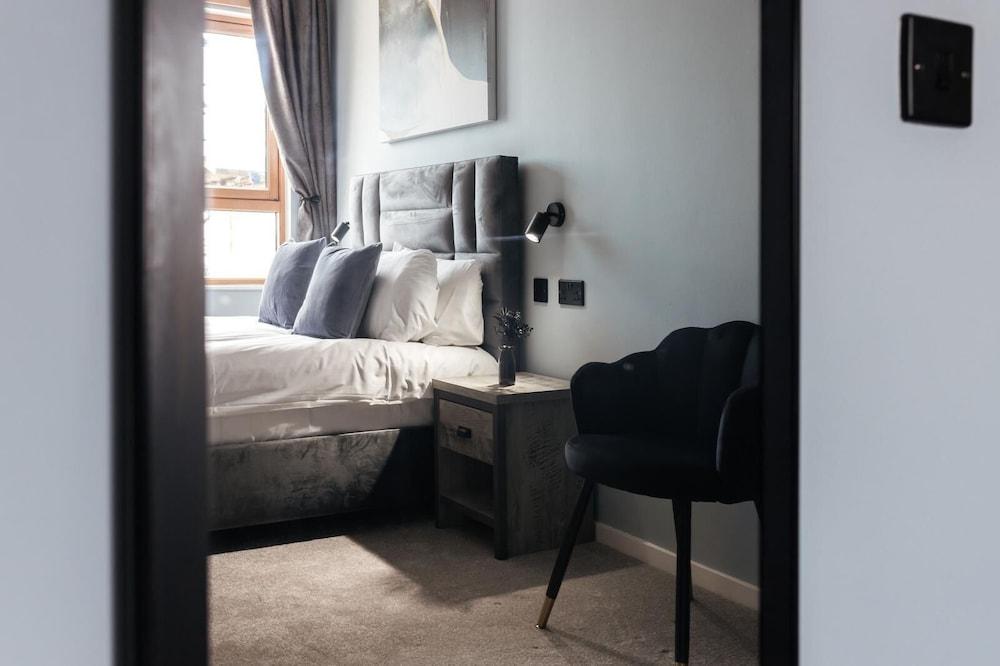 Central Leeds Penthouse - Room