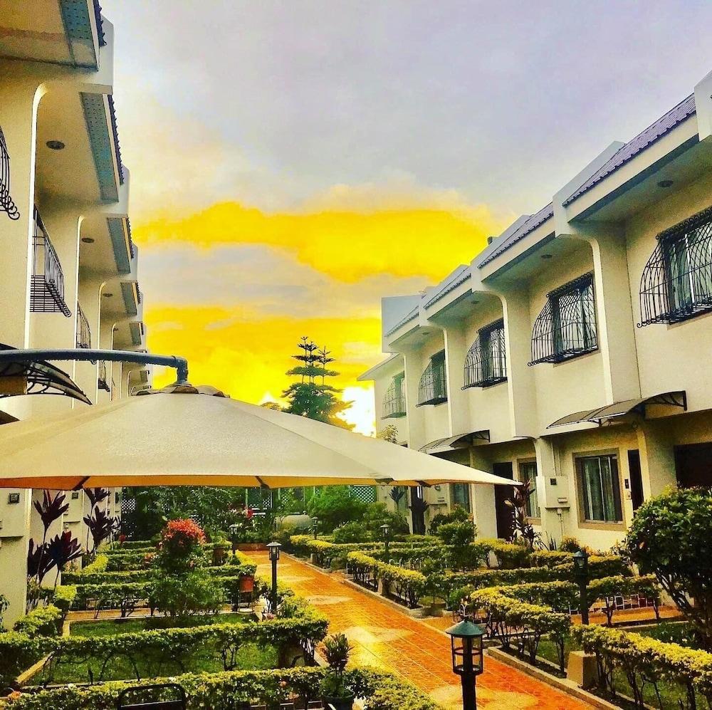 Baguio Holiday Villas - Featured Image
