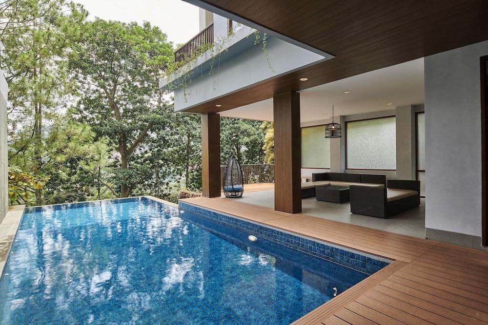 Cempaka 8 Villa 7 Bedrooms Private Pool - Featured Image