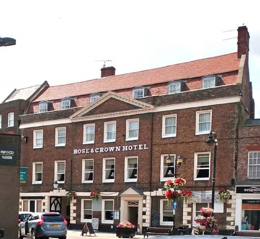 The Rose and Crown Hotel - Exterior
