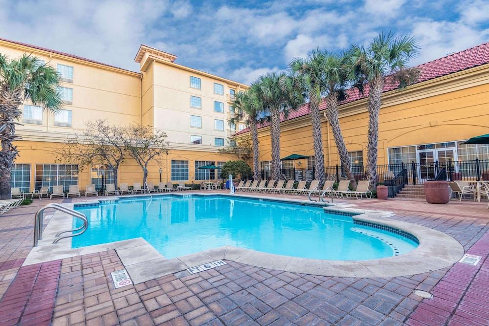 La Quinta Inn & Suites by Wyndham San Antonio Riverwalk - Pool