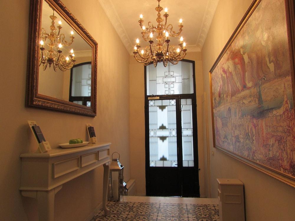 Louis Appartements Galata - Interior Entrance