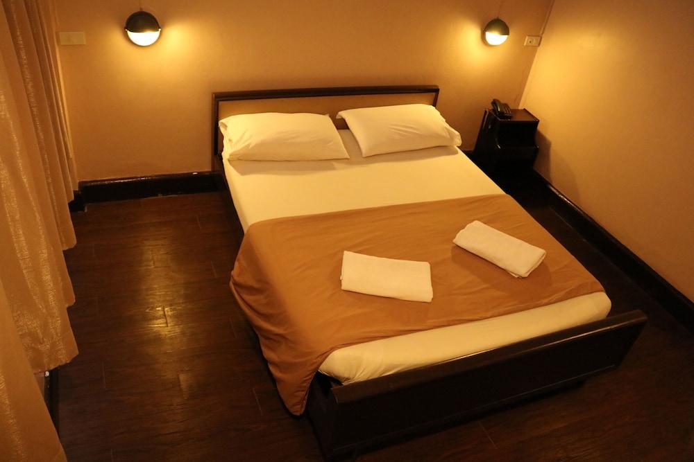 Suksawad Hotel - Room