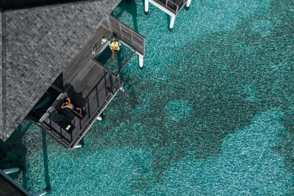 Le Meridien Maldives Resort & Spa - Exterior