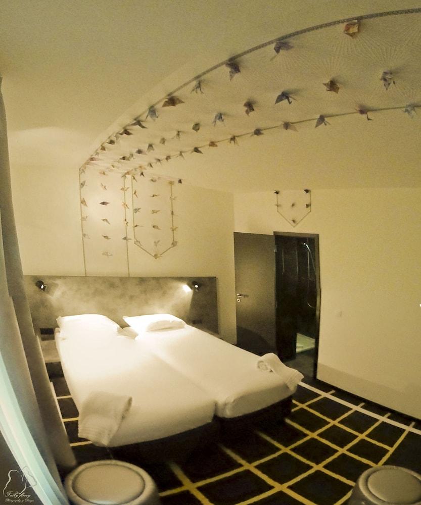 Nekotel Concept Art Hotel - Room