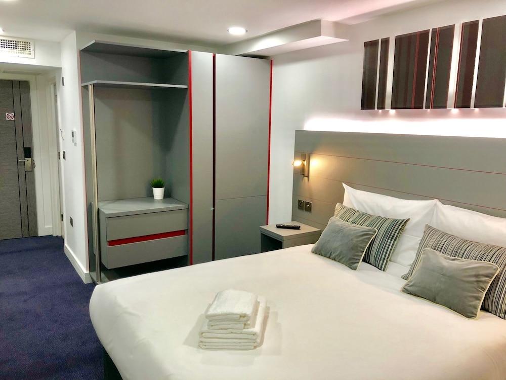 Ilford Hotel Goodmayes - Room
