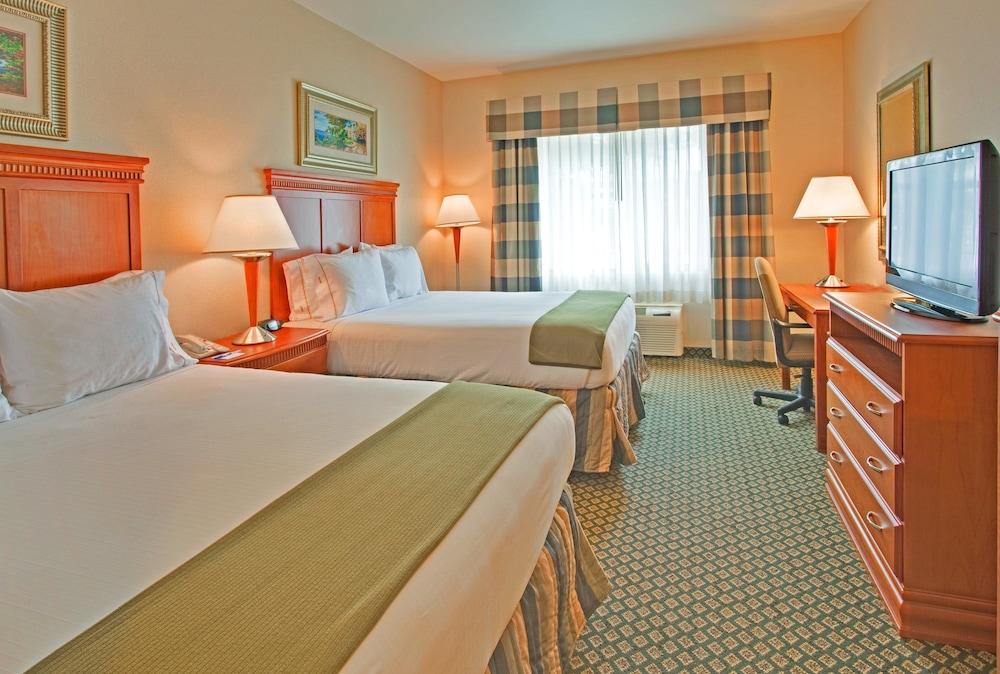 Holiday Inn Express & Suites Rancho Cucamonga, an IHG Hotel - Room