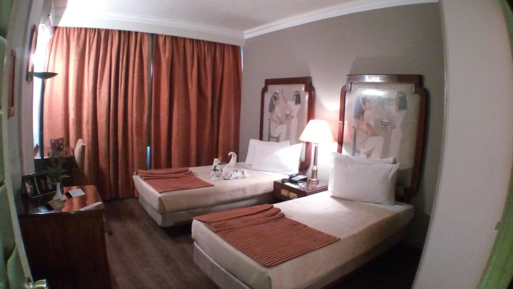 Zayed Hotel - Room