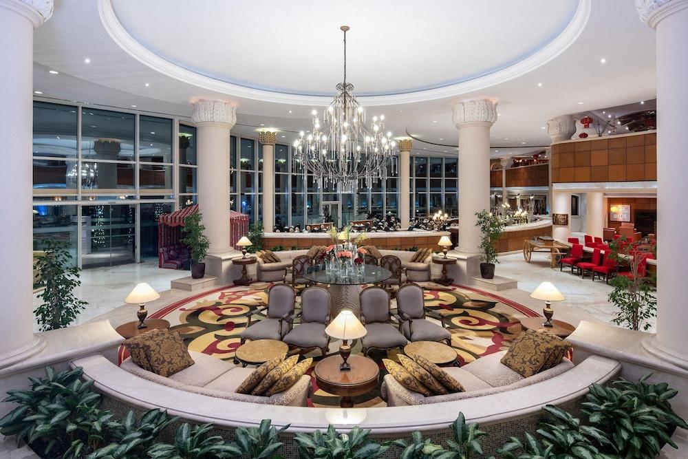 Sheraton Jumeirah Beach Resort - Lobby Lounge