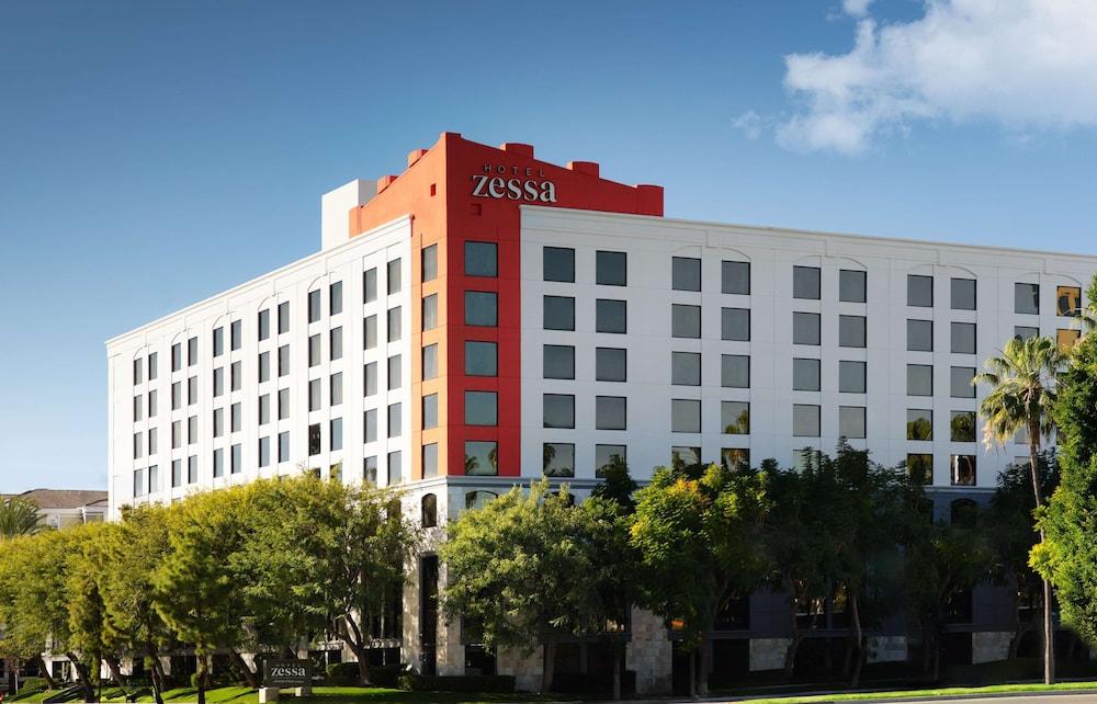 Hotel Zessa Santa Ana – a DoubleTree by Hilton - Featured Image