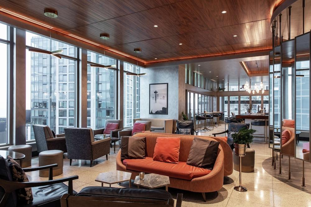 The Charter Hotel Seattle, Curio Collection by Hilton - Lobby