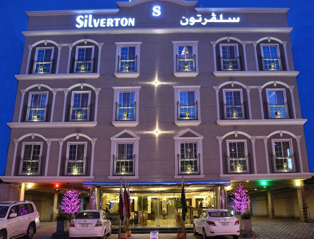 Silverton Hotel Suites - Aerial View
