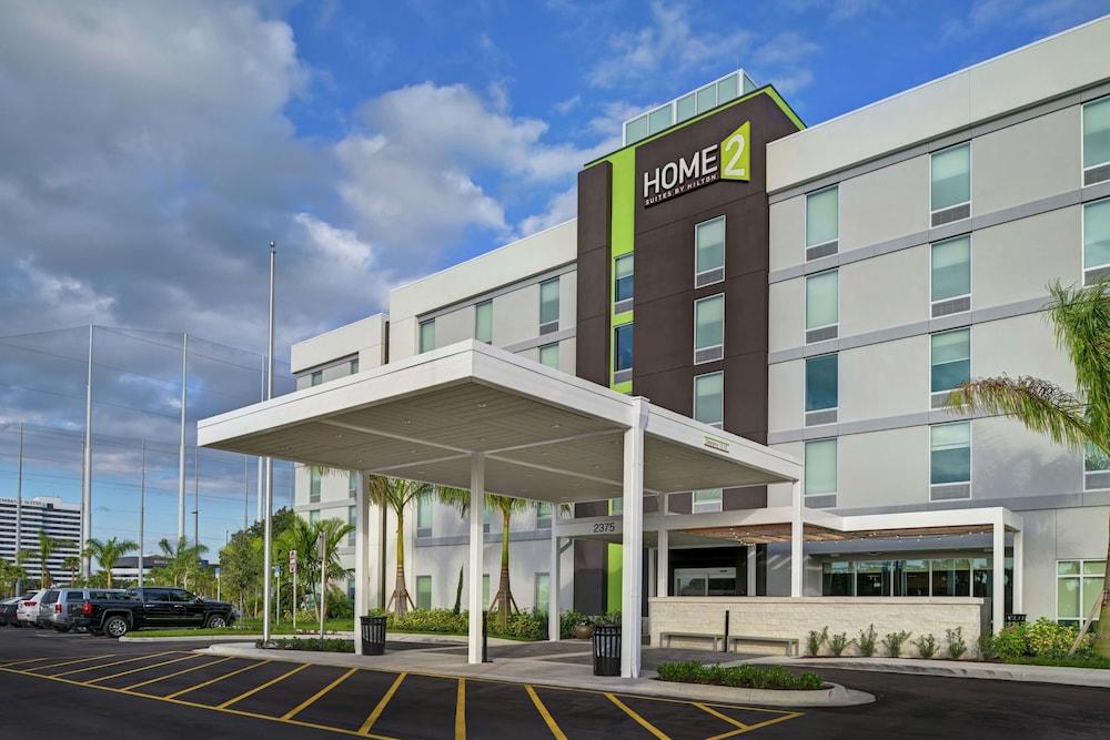 Home2 Suites by Hilton West Palm Beach Airport, FL - Exterior