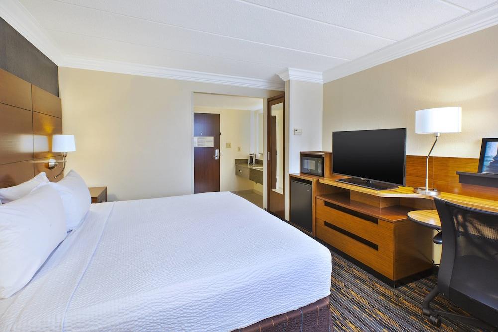 Fairfield by Marriott Inn & Suites Herndon Reston - Room