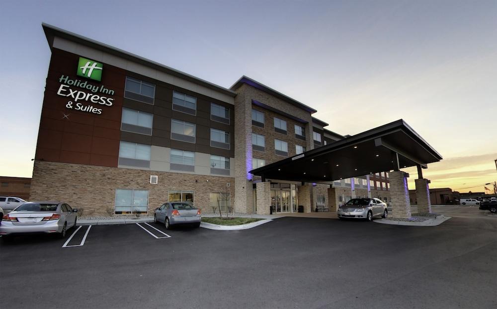 Holiday Inn Express & Suites Detroit Northwest - Livonia, an IHG Hotel - Featured Image