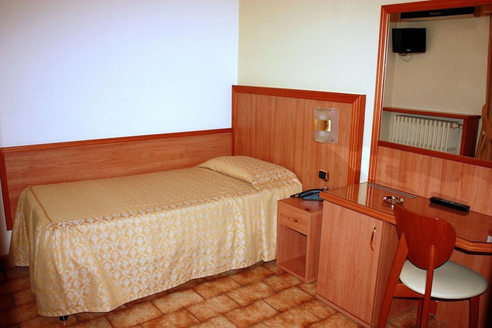 Piccolo Hotel - Room