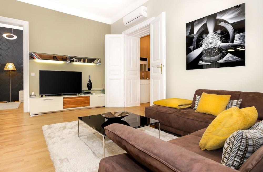 Abieshomes Serviced Apartments - Downtown - Featured Image