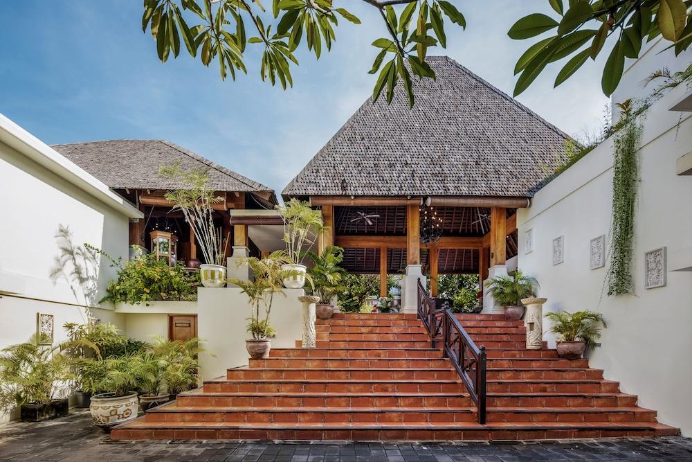 Villa Kayu Raja - Lobby