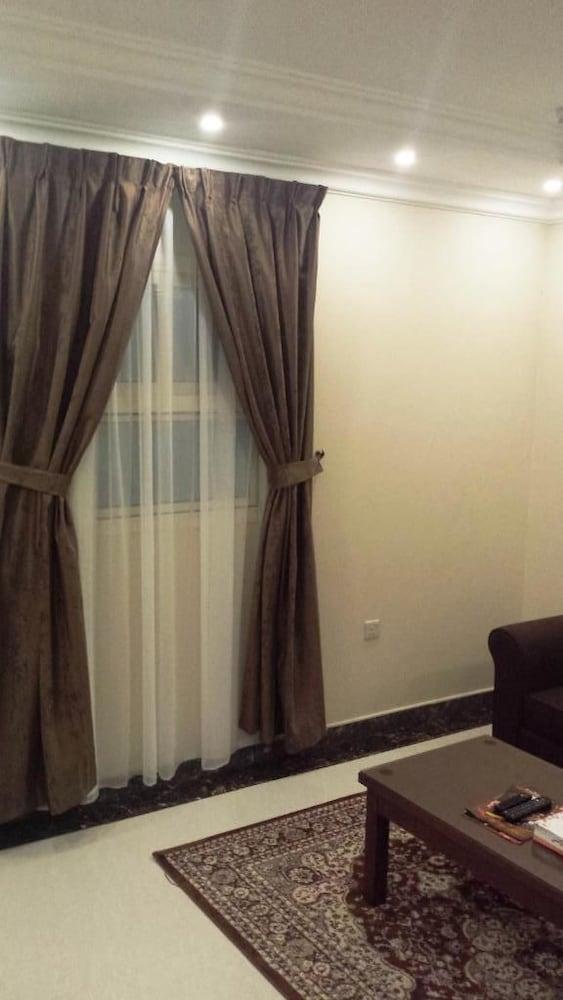Nouran Hotel Apartments - Room