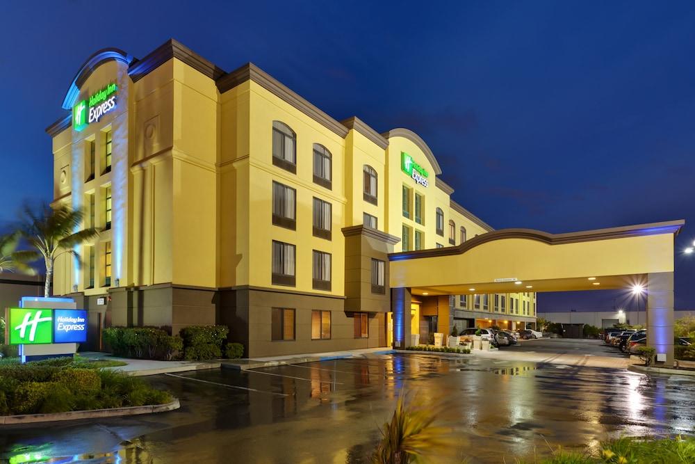 Holiday Inn Express San Francisco-Airport North, an IHG Hotel - Featured Image