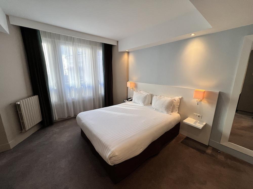 Holiday Inn Paris - Auteuil, an IHG Hotel - Featured Image