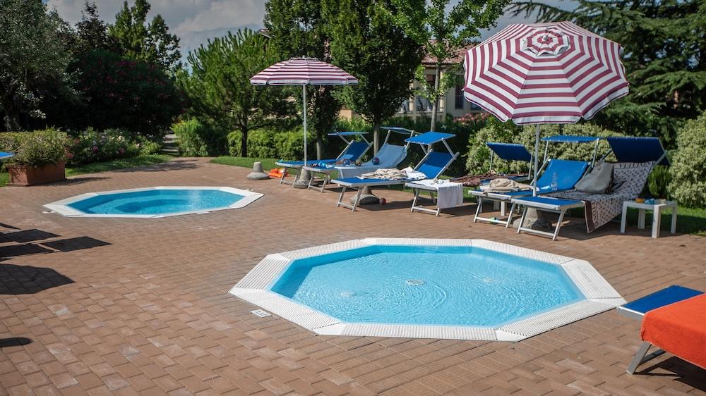 هوتل بيلا إيطاليا - Outdoor Pool