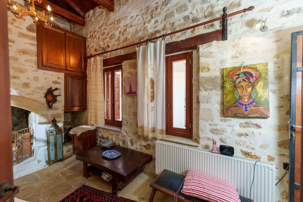 Traditional Cretan Houses - Reception