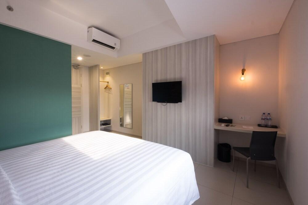 Hotel 88 Bekasi By WH - Room
