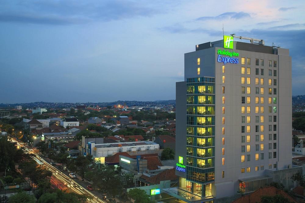 Holiday Inn Express Semarang Simpang Lima, an IHG Hotel - Featured Image