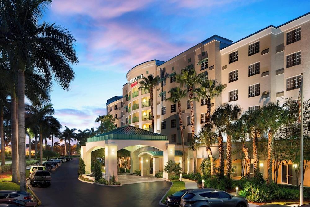 Courtyard by Marriott Fort Lauderdale Airport & Cruise Port - Featured Image