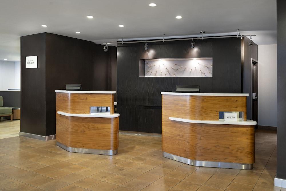 Courtyard by Marriott San Mateo Foster City - Check-in/Check-out Kiosk