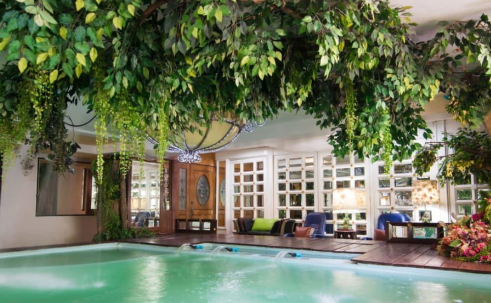 Diamond City Hotel - Outdoor Pool