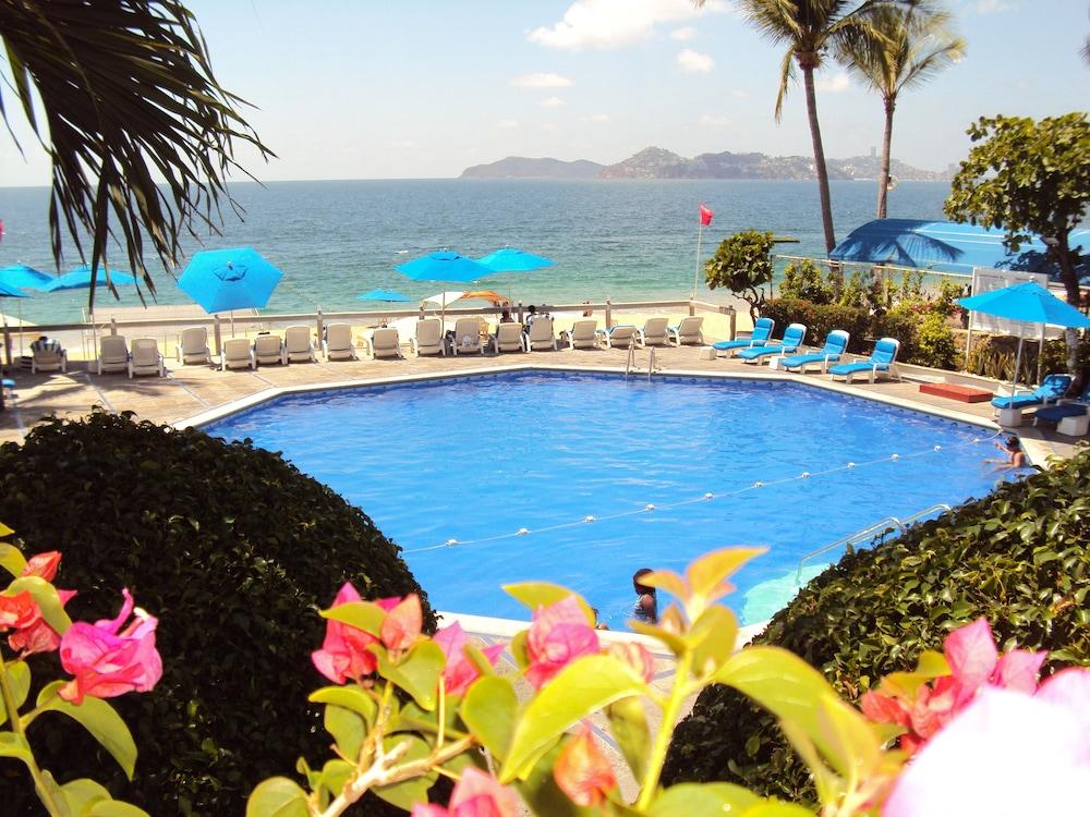 Hotel Acapulco Malibu - Featured Image