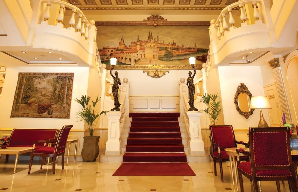 Moscow Hotel - Featured Image