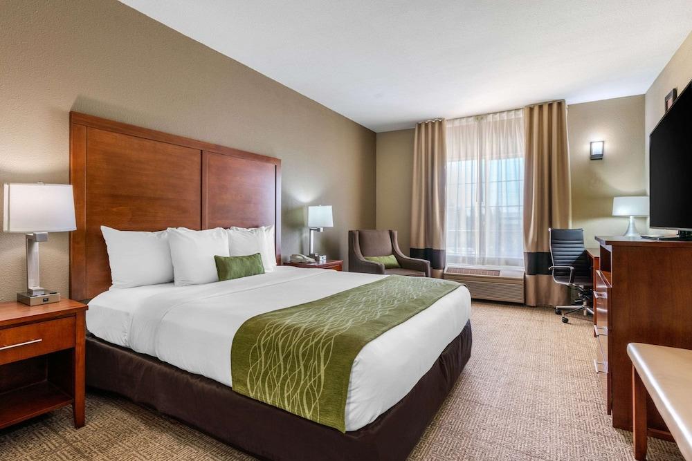 Comfort Inn & Suites Sacramento - University Area - Room