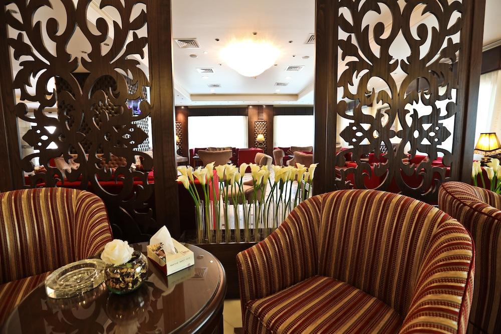 Al Thuraya Hotel Amman - Lobby Sitting Area