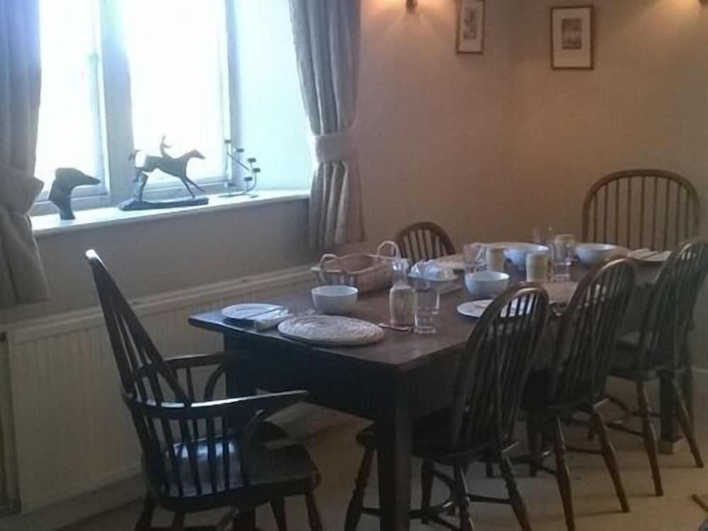 Battens Farm Cottages - B&B and Self-catering Accommodation - Restaurant